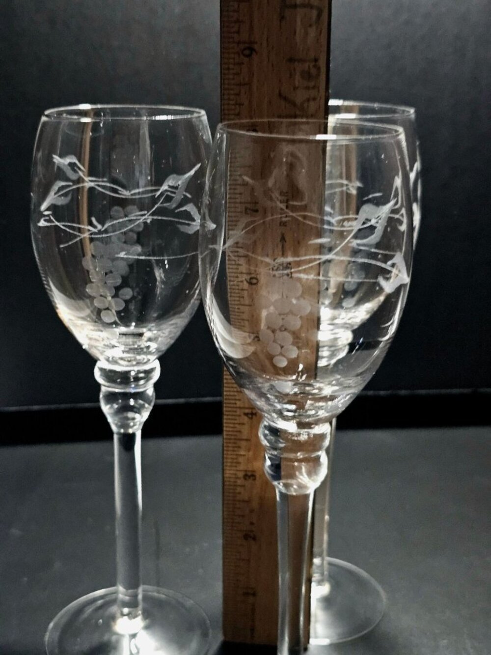 3 Vintage Etched Grapevine Wine Glasses Long Stem Crystal Goblets decorative 8" - Picture 4 of 6